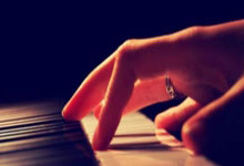 [NBA]詹姆斯断球反击 助攻里夫斯三分命.